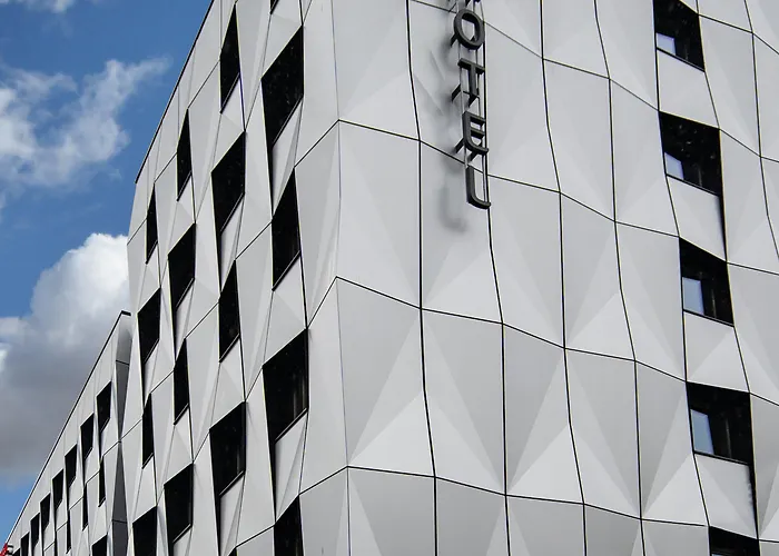 Ibis Center Отель 3*