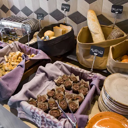 酒店 Ibis Center 3*