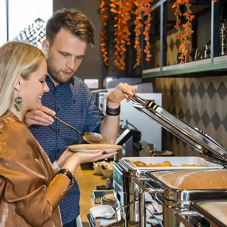 酒店 Ibis Center 3*