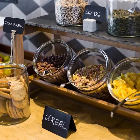 酒店 Ibis Center 3*